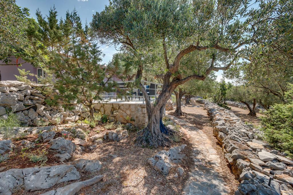Holiday Home Nikol Veli Losinj Bagian luar foto