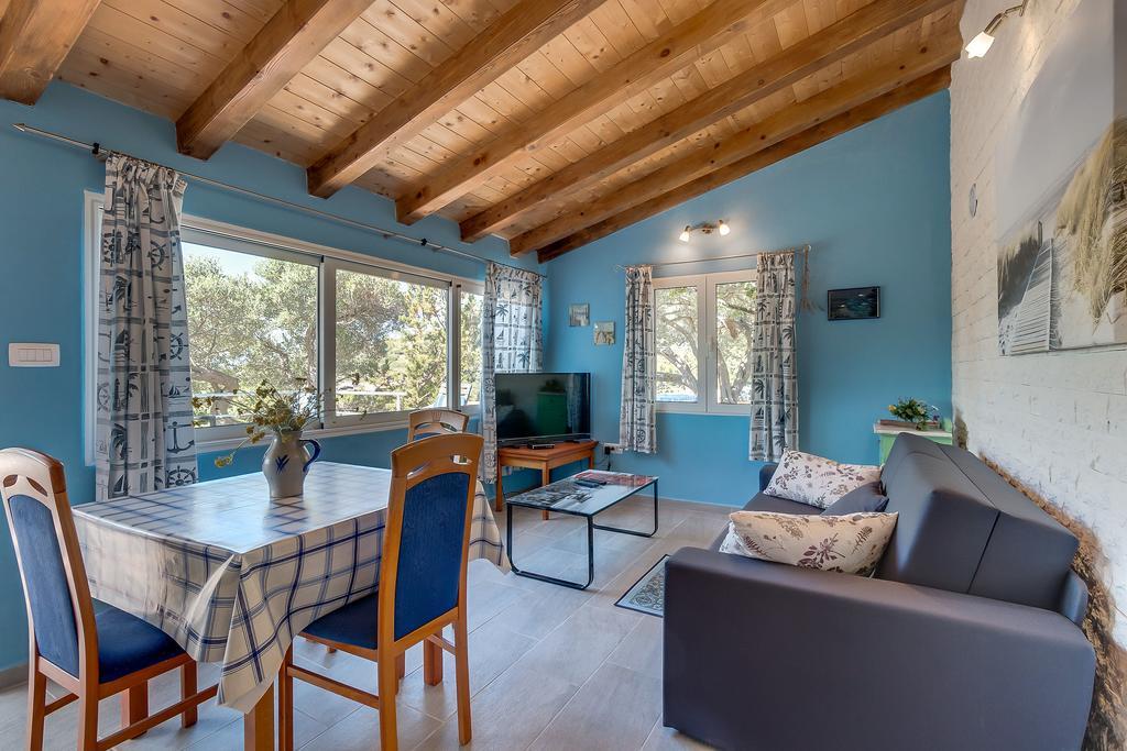 Holiday Home Nikol Veli Losinj Bagian luar foto