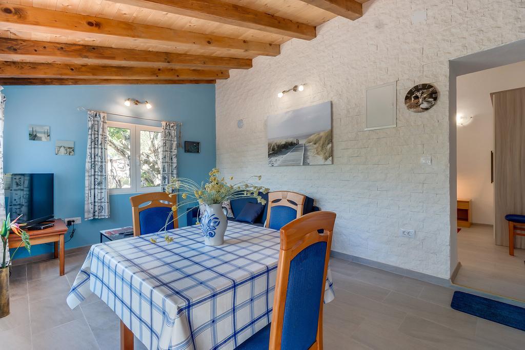 Holiday Home Nikol Veli Losinj Bagian luar foto