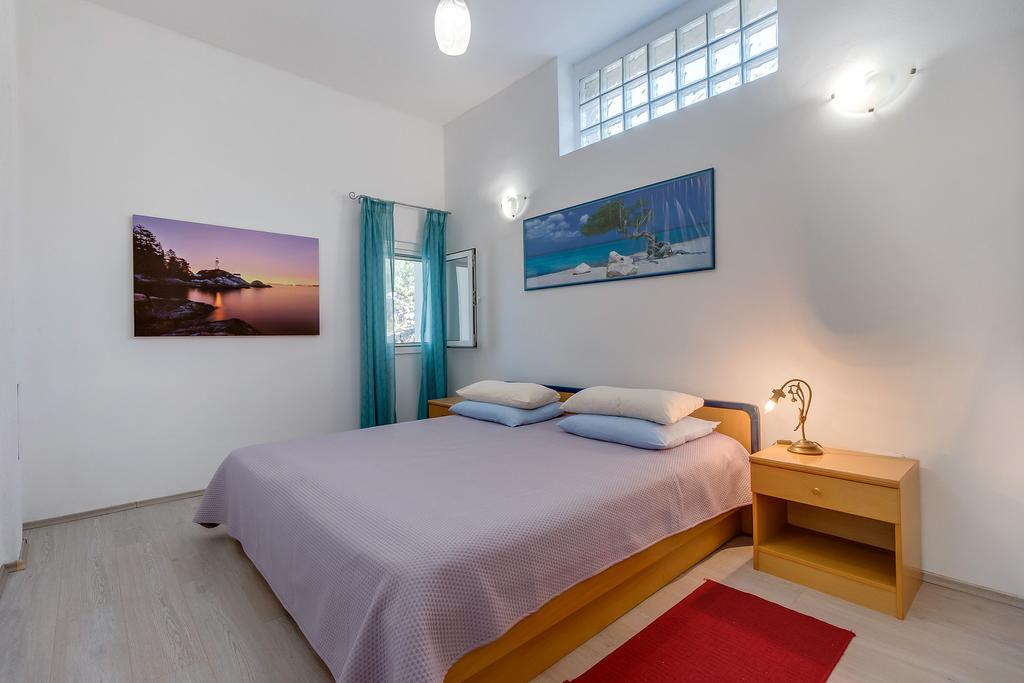 Holiday Home Nikol Veli Losinj Bagian luar foto